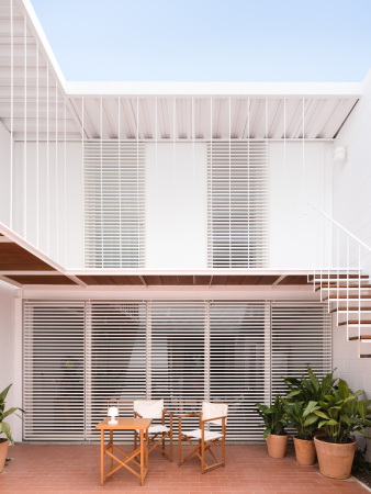 Weie Villa von OAB in Katalonien