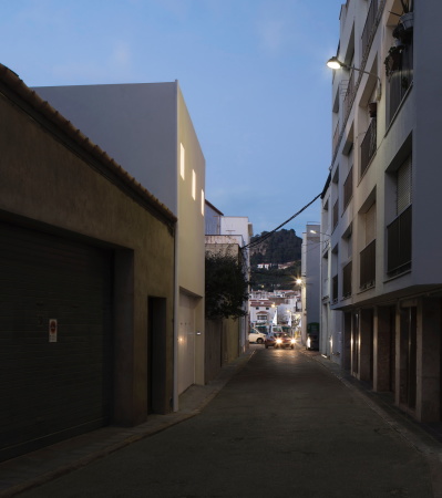 Weie Villa von OAB in Katalonien