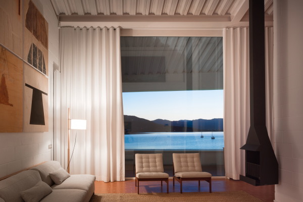 Weie Villa von OAB in Katalonien