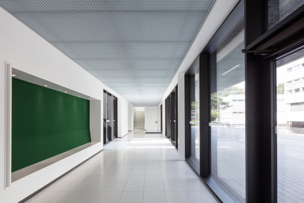 Eingangsflur mit Ausstellungsbereich