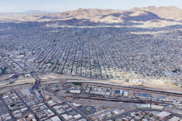 Blick ber die Grenze von El Paso, USA in Richtung Ciudad Juarez, Mexiko