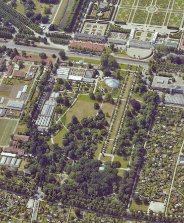 Luftbild des Berggartens Hannover, im Norden der Herrenhuser Grten.