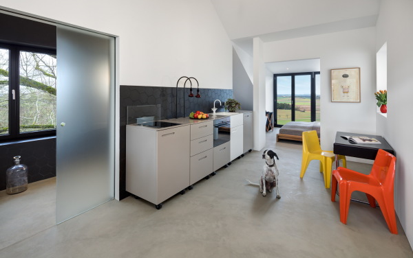 Auf der gegenberliegenden Seite des Dachgiebels wurde das Gsteapartment untergebracht.