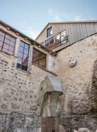 Ein Wintergarten bildet den bergang vom Wohnhaus zum Galeriegebude  hier wird noch eine Dachterrasse mit Auentreppe entstehen.