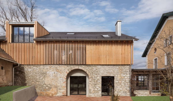 Blick von auen auf die Gaube.