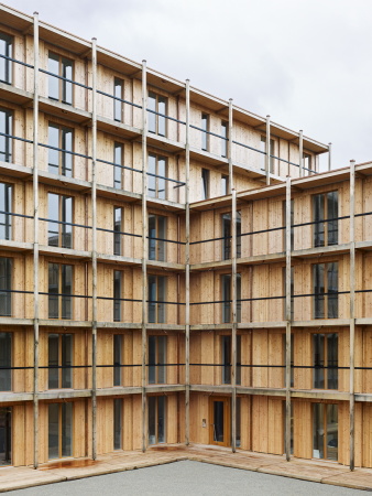 Mehrgenerationenhaus in Winterthur von weberbrunner und Soppelsa