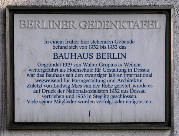 Momentan erinnert nur eine Gedenktafel an den historischen Ort im Sden Berlins.