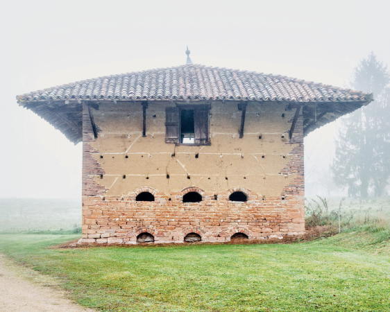 Der Viehstall in Cossiat ist einer der zalhreichen historischen Bauten im Grundlagenwerk Pisé – Stampflehm.