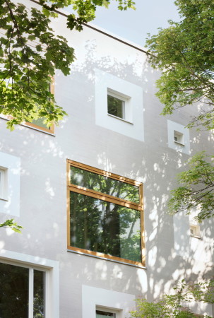 In den letzten beiden Jahren fhrten MONO Architekten auch eine energetische Ertchtigung der Fassaden des DDR-Typenbaus durch.