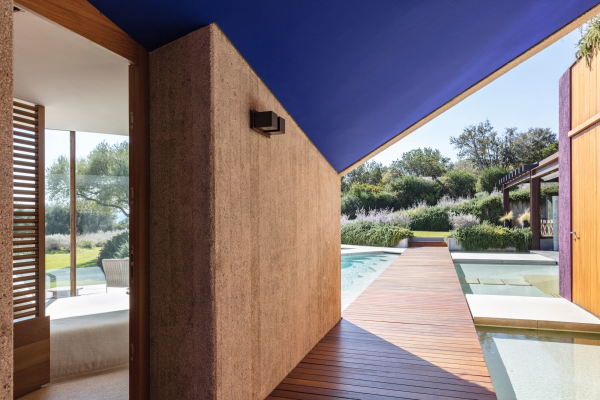 Villenanlage der Siebzigerjahre auf Sardinien umgebaut