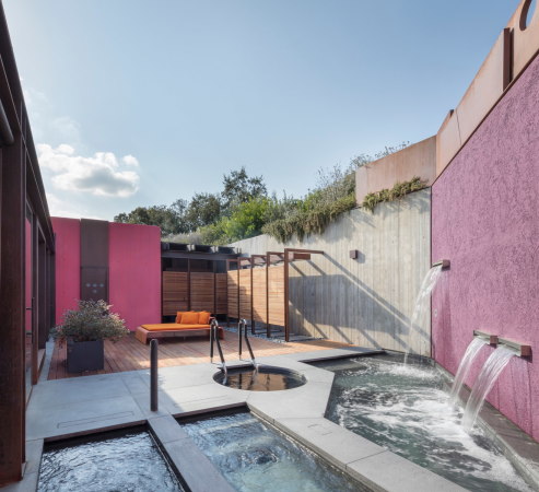 Villenanlage der Siebzigerjahre auf Sardinien umgebaut