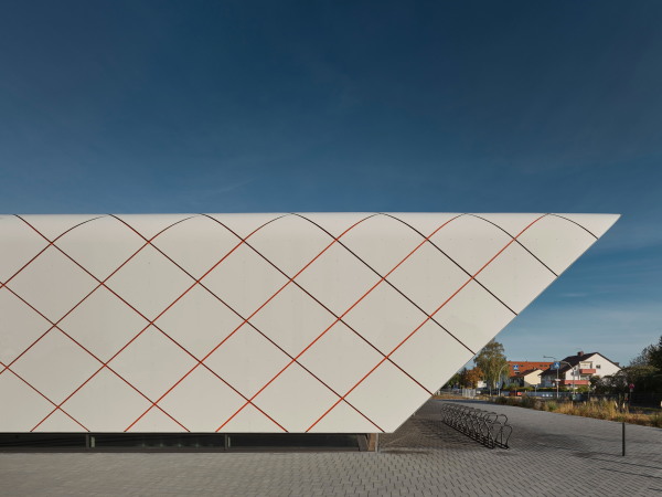 Sporthalle von Metaraum Architekten in Pfungstadt