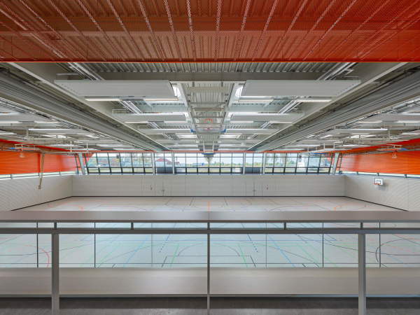 Sporthalle von Metaraum Architekten in Pfungstadt
