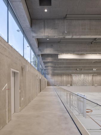 Sporthalle von :mlzd Architekten im Aargau