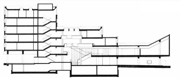 Lngsschnitt, aus: H. und A. Deilmann: Gebude fr die ffentliche Verwaltung, 1979, S. 72-75  Verlagsanstalt Alexander Koch