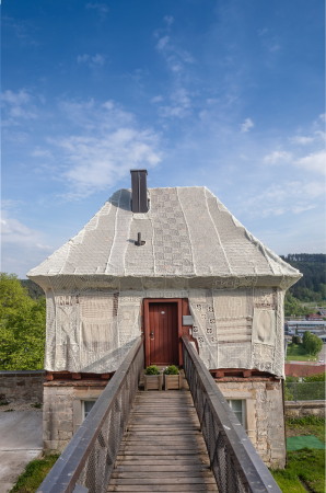 ... ein neues Gewand fr das Gebude Luginsland beim Kloster Lorch.