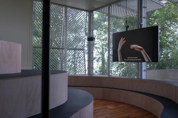 Sdkorea mit History Has Failed Us, But No Matter: Die Ausstellung von Siren Eun Young Jung, Jane Jin Kaisen und Hwayeon Nam beschftigt sich mit den historischen Modernisierungsprozessen Ostasiens im Bezug Tradition und Geschlechterkonstruktion.