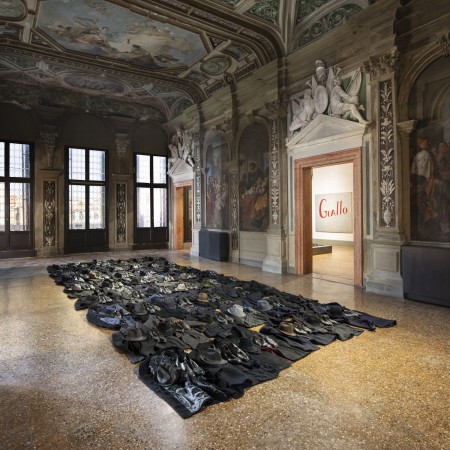 In der Fondazione Prada ist eine gro�e Retrospektive �ber Jannis Kounellis zu sehen. Im Bildvordergrund eine unbetitelte Arbeit von 2011.