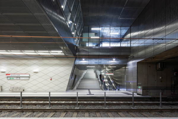 Nike fr Atmosphre: Wehrhahn-Linie, Dsseldorf 20112016, netzwerkarchitekten