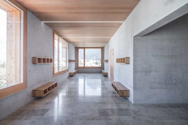 Schulerweiterung in Graubnden von moeller raupach architekten
