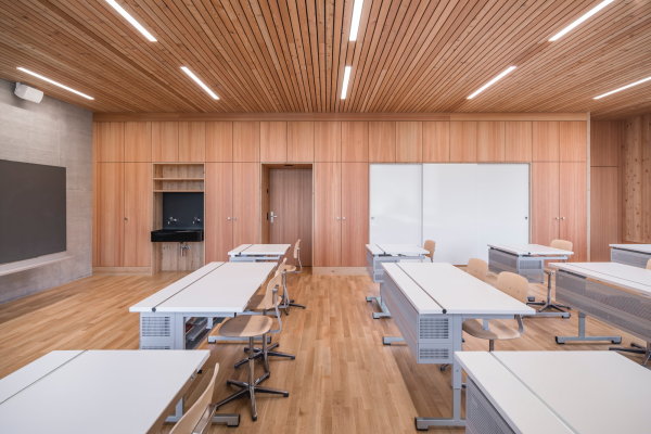 Schulerweiterung in Graubnden von moeller raupach architekten