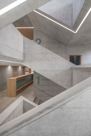 Die Treppenanlage besitzt skulpturale Qualitten.