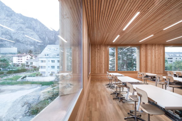 Schulerweiterung in Graubnden von moeller raupach architekten