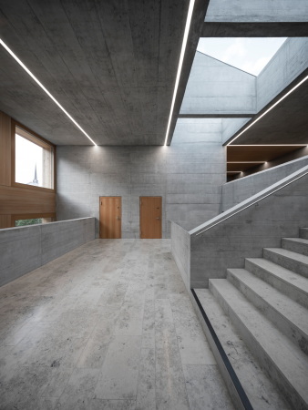 Schulerweiterung in Graub�nden von moeller raupach architekten