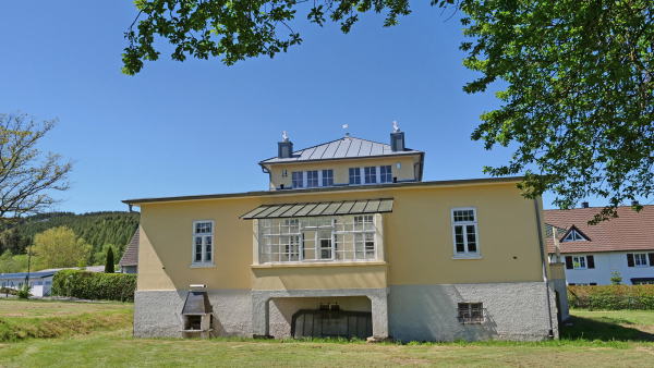 Landhaus Ilse, Burbach, 1924, Architektur: Willi Grobleben, in Anlehnung an das Haus am Horn in Weimar