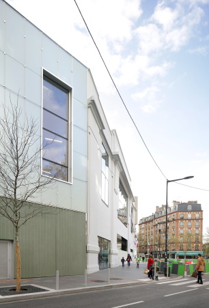 Schule bei Paris von Mikou Studio