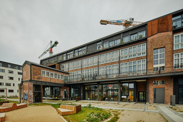 2. Preis �Bauen im Bestand�: Berlin, Umbau einer historischen Glash�tte zu Wohnungen, Eyrich Hertweck Architekten (Berlin)