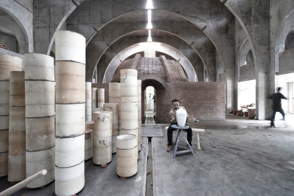 Porzellanfabrik in China von AZL architects