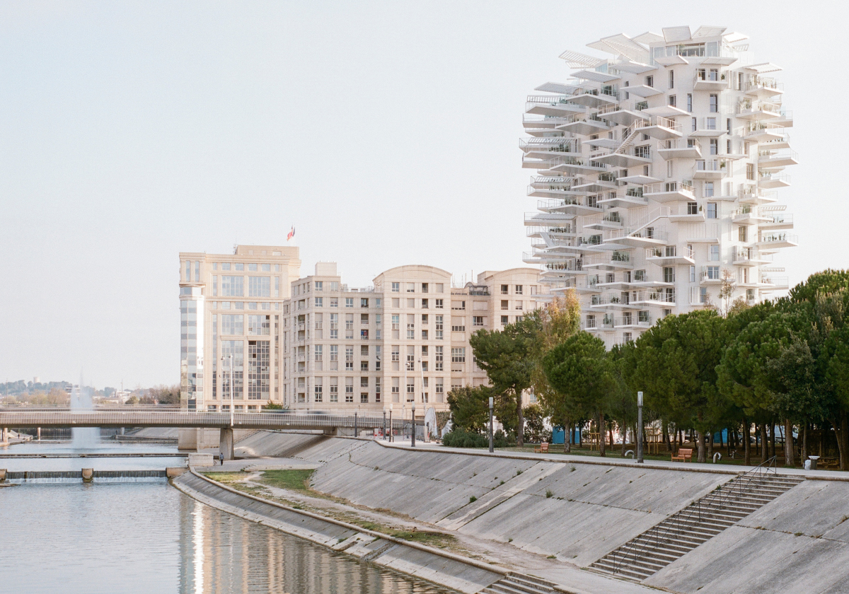 Hochhaus von Sou Fujimoto, OXO, Nicolas Laisné und Dimitri