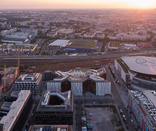 Firmenzentrale von HENN und Kinzo erffnet