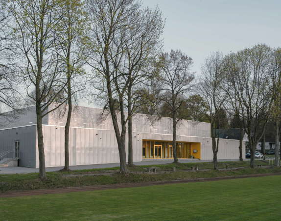 Sporthalle in Zwickau von Atelier ST