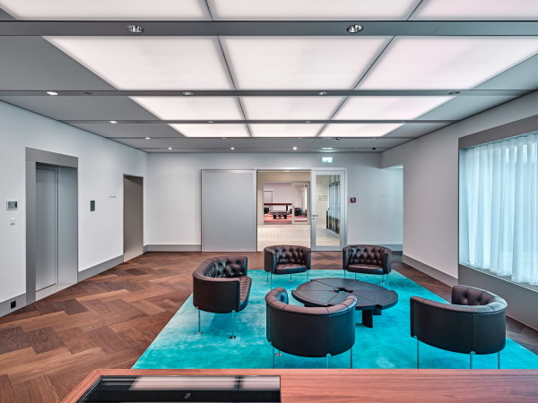 Der Materialkanon von Glas, Stein und Metall...