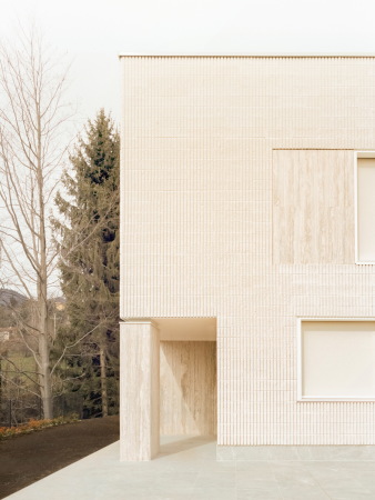 Wohnhaus von Luca Compri Architetti in Varese