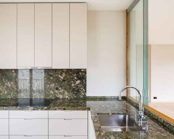 Wohn- und Geschftshaus von Meier Hug Architekten