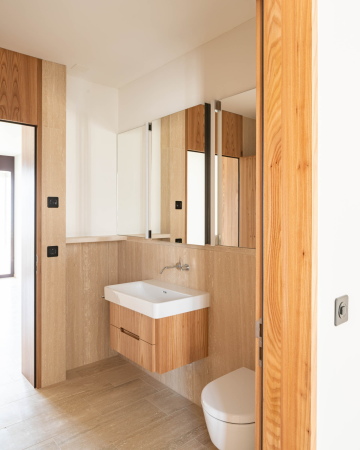 Wohn- und Gesch�ftshaus von Meier Hug Architekten