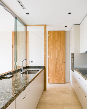 Wohn- und Geschftshaus von Meier Hug Architekten