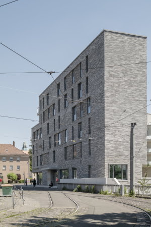 Mehrparteienhaus in Nrnberg von Blauwerk