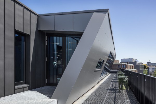 Aachener Mbelhaus-Aufstockung von CROSS Architecture