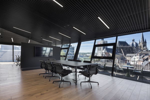 Aachener Mbelhaus-Aufstockung von CROSS Architecture