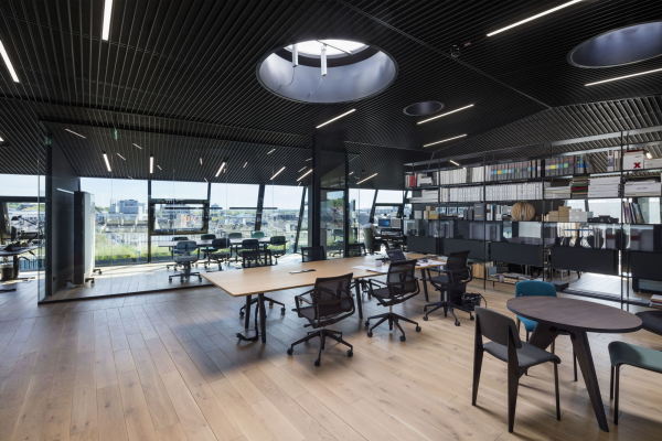 Aachener Mbelhaus-Aufstockung von CROSS Architecture