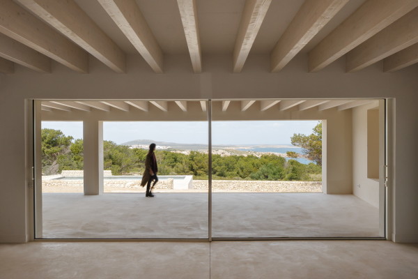 Villa auf Menorca von NOMO Studio
