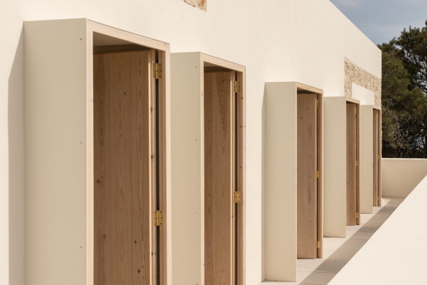 Villa auf Menorca von NOMO Studio