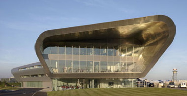 Flughafengebude in Grobritannien eingeweiht