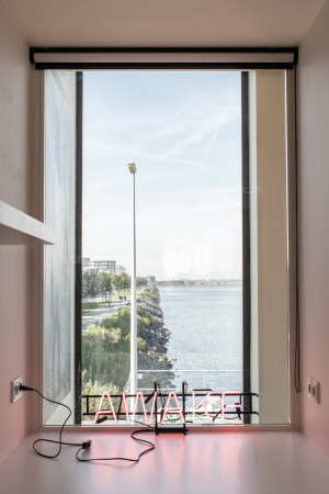 Zimmer 211: Sluis Haveneiland, Bert Haanstrakade. Schleuse, Baujahr 2009, Architekt Quist Wintermans.