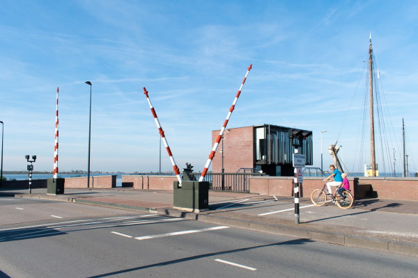 Zimmer 211: Sluis Haveneiland, Bert Haanstrakade. Schleuse, Baujahr 2009, Architekt Quist Wintermans.