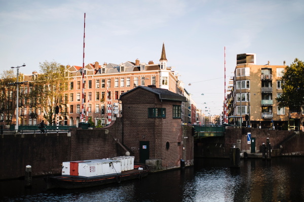 Zimmer 304: Kattenslootbrug, Nassaukade. Klappbrcke, Baujahr 1952, Architekt P.L. Kramer.